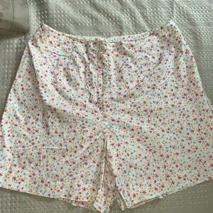 L.L. Bean White Cotton Floral Button-Front Bermudas with Pink & Blue Flowers